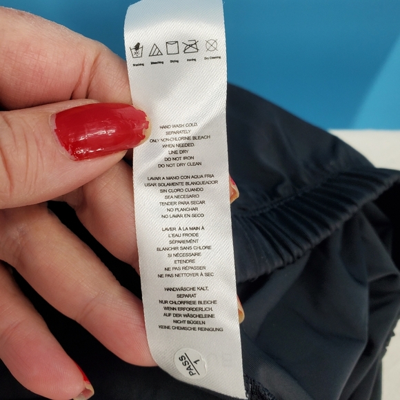 Avenue *new with tags* black swim shorts - Picture 6 of 9